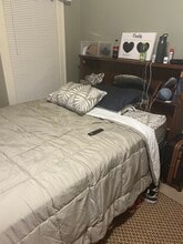 Building Photo - 2118 Elm St