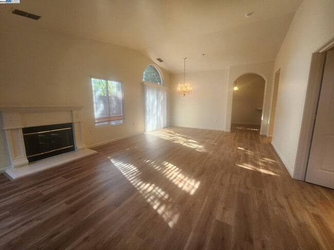 Building Photo - 1536 Corte Reina Common