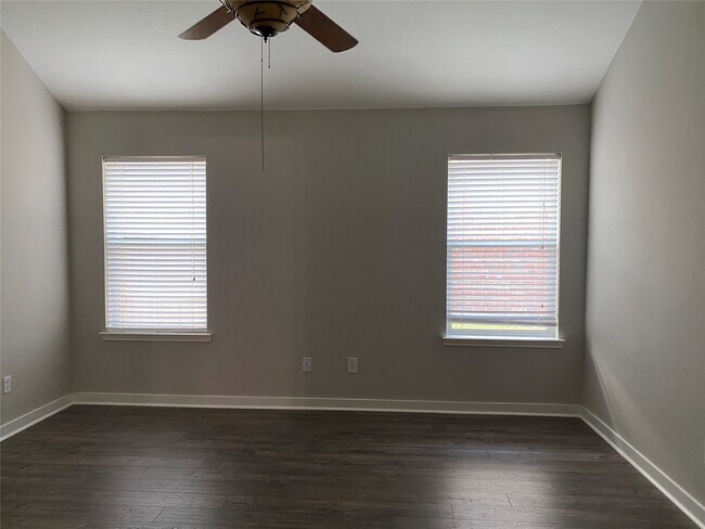 Building Photo - 2249 Waxwing Dr