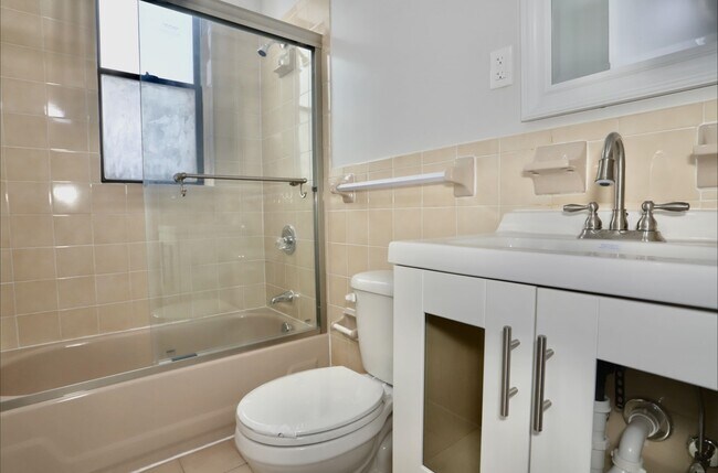 Building Photo - 4901 Murphy Pl