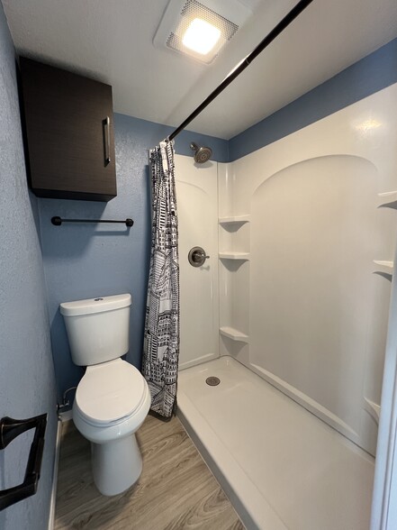 Bathroom - 1357 Ross St