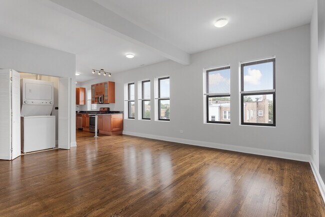 Building Photo - 7528 N Seeley Ave
