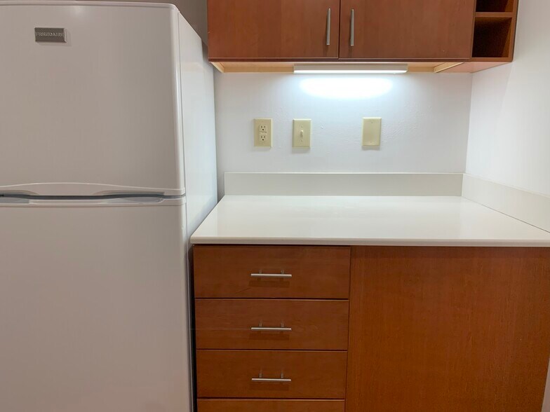 Building Photo - 3513 NE 95th St