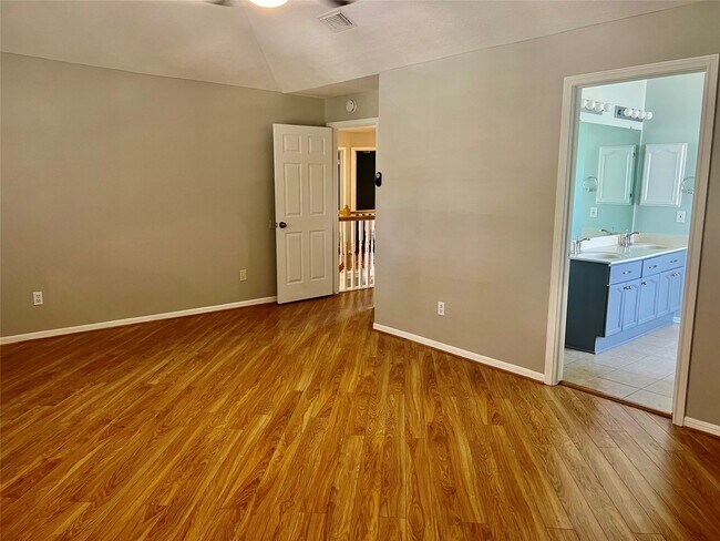 Building Photo - 218 Birch Hill Dr