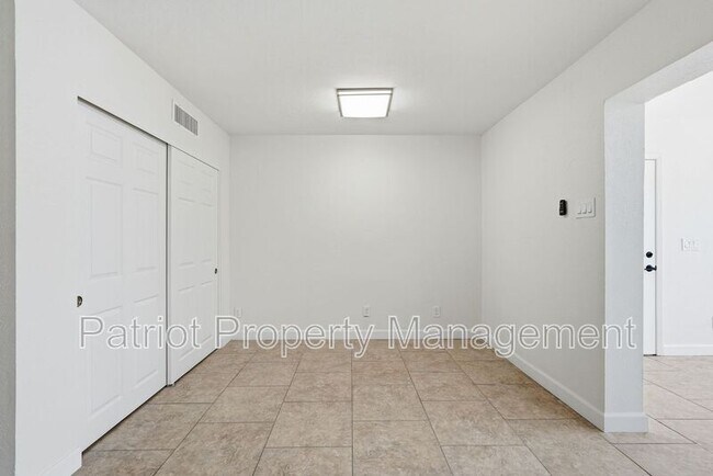 Building Photo - 3701 W Keim Dr