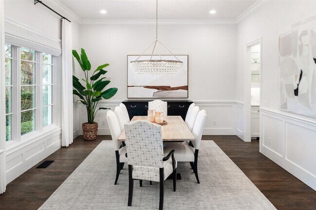 Building Photo - 3537 Villanova St