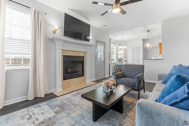 Building Photo - 309 Raleigh Dr