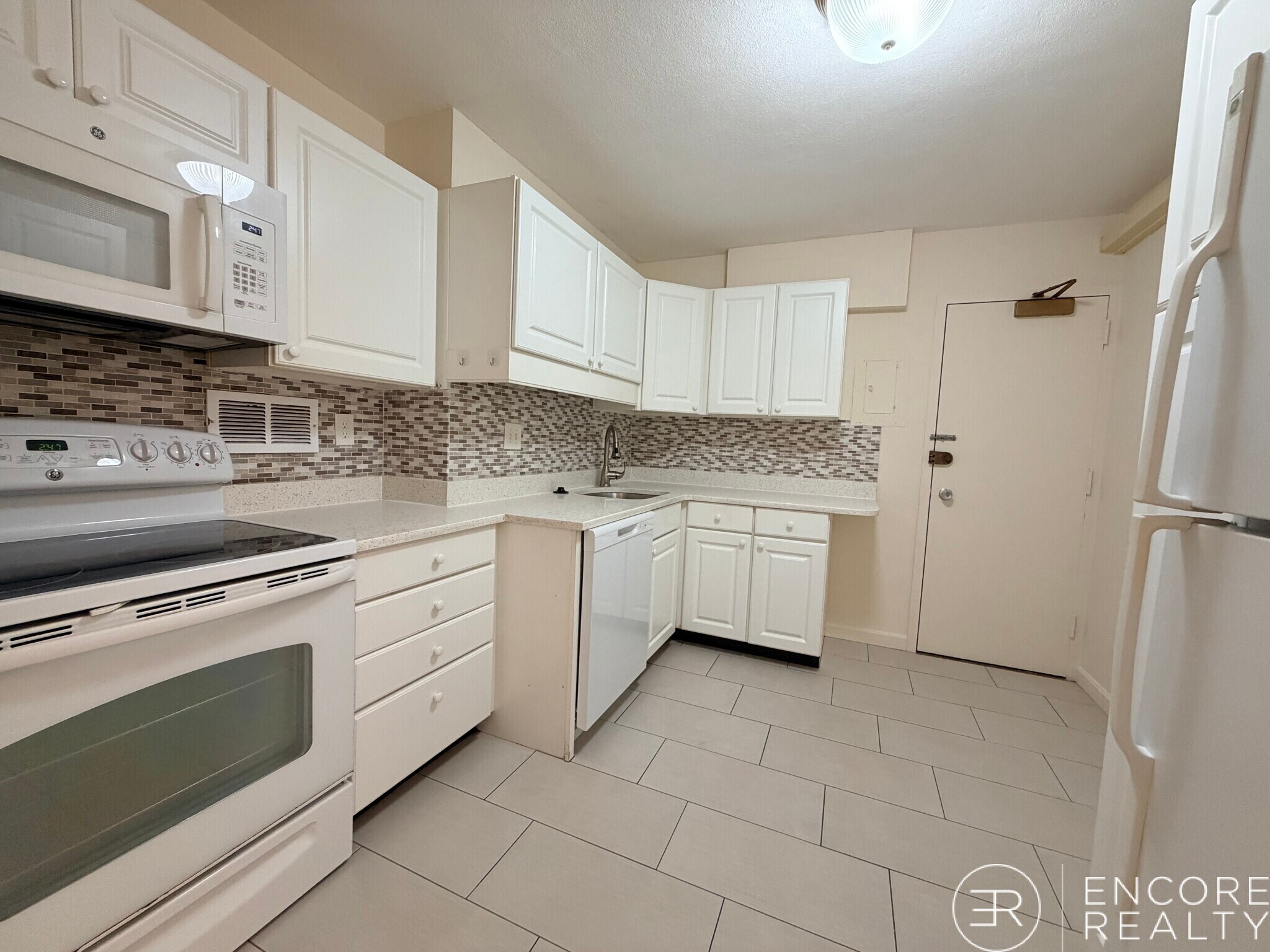 Building Photo - 80 Monmouth St