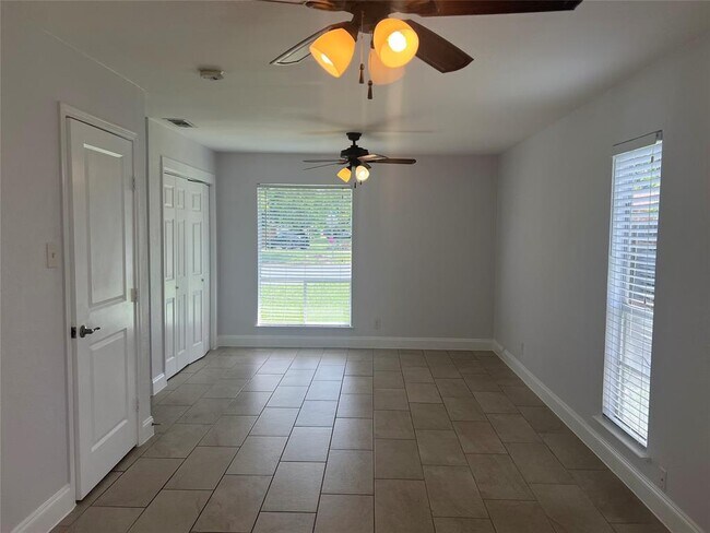 Building Photo - 3020 Great Valley Dr