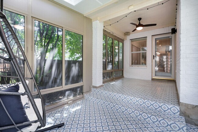 Building Photo - 9815 Lockberry Ln