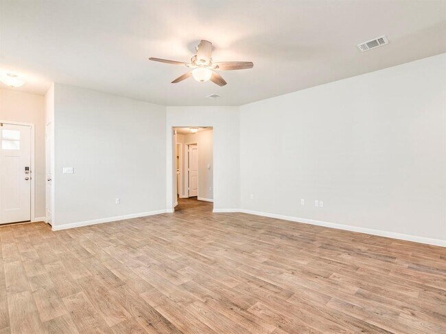 Building Photo - 392 Blue Sage Dr
