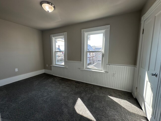Building Photo - Large Open Concept 5BR/2BA Rent to Own Home with Office