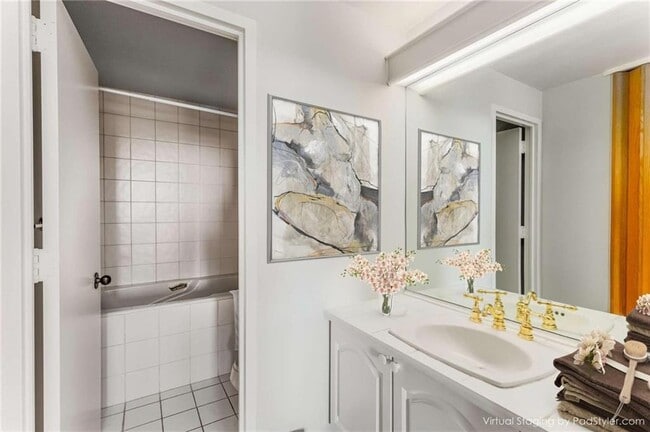 Building Photo - 2660 Peachtree Rd NW