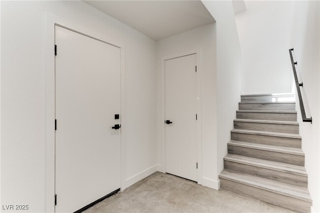 Building Photo - 254 Tower St