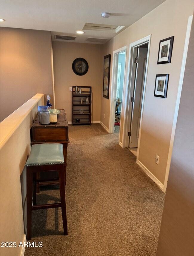 Building Photo - 40571 W Park Hill Dr