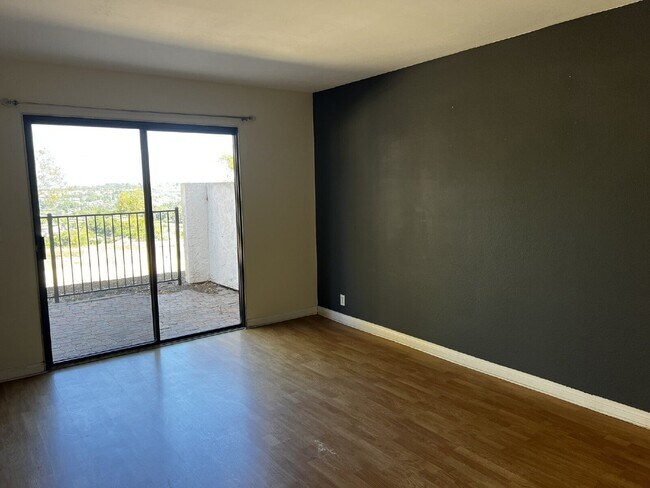 Building Photo - 3036 Avenida Christina