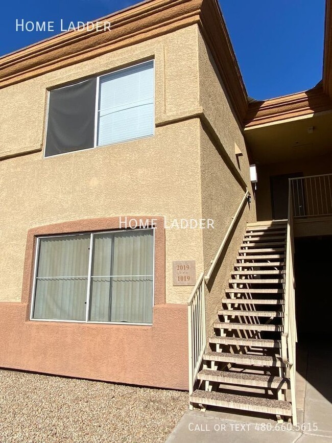 Primary Photo - Upscale Condo in Gated Community with Lavi...