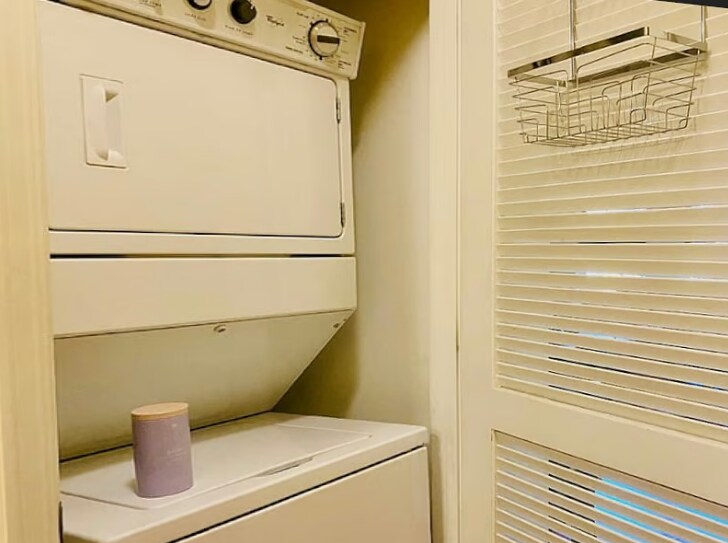 Building Photo - 2310 Elliott Ave