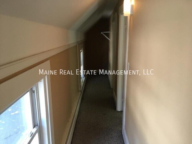 Building Photo - 15 Elm St