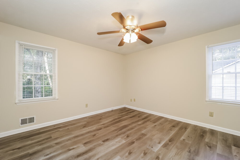 Building Photo - 2350 Bankstone Dr SW