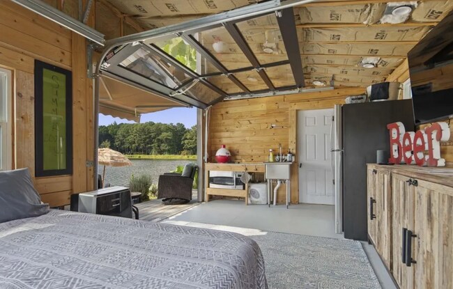 Building Photo - NEW LISTING!!!!!