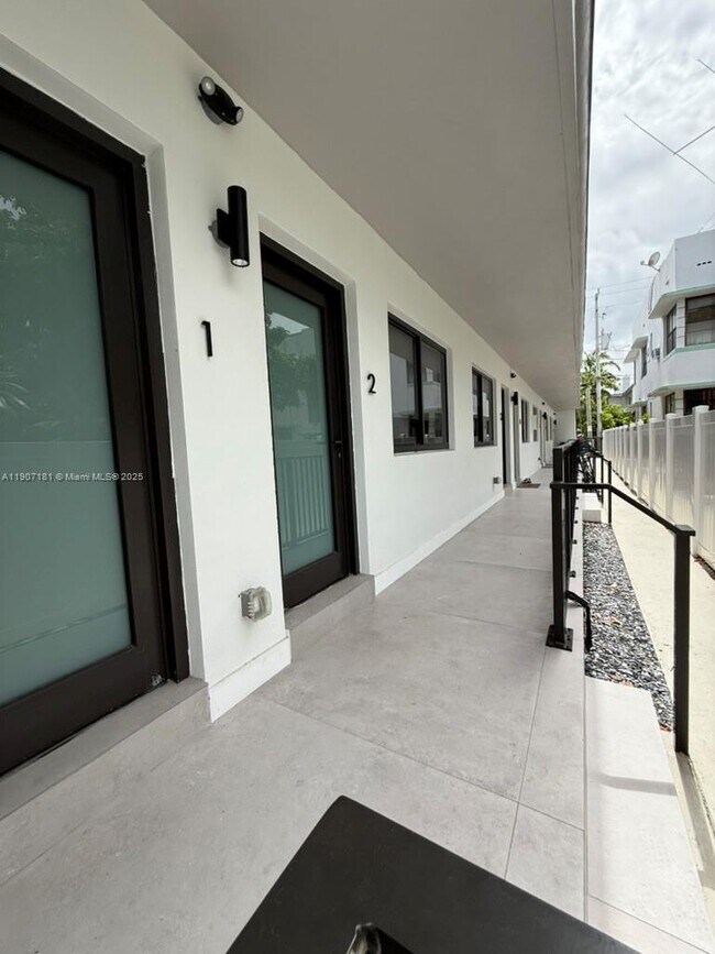 Building Photo - 944 Jefferson Ave