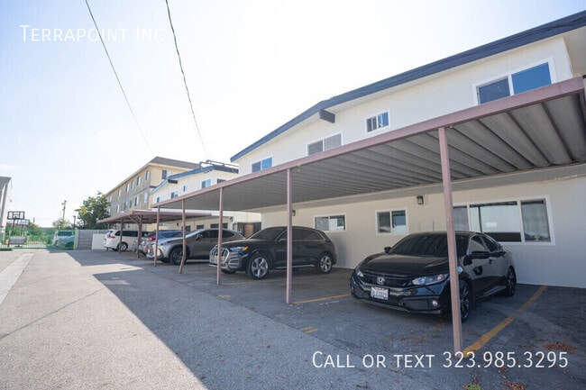 Building Photo - 825 W 167th St