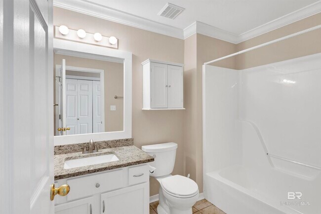 Building Photo - 2200 E 2nd St