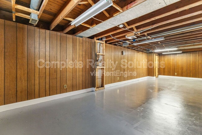 Building Photo - 8881 Darnell Pl