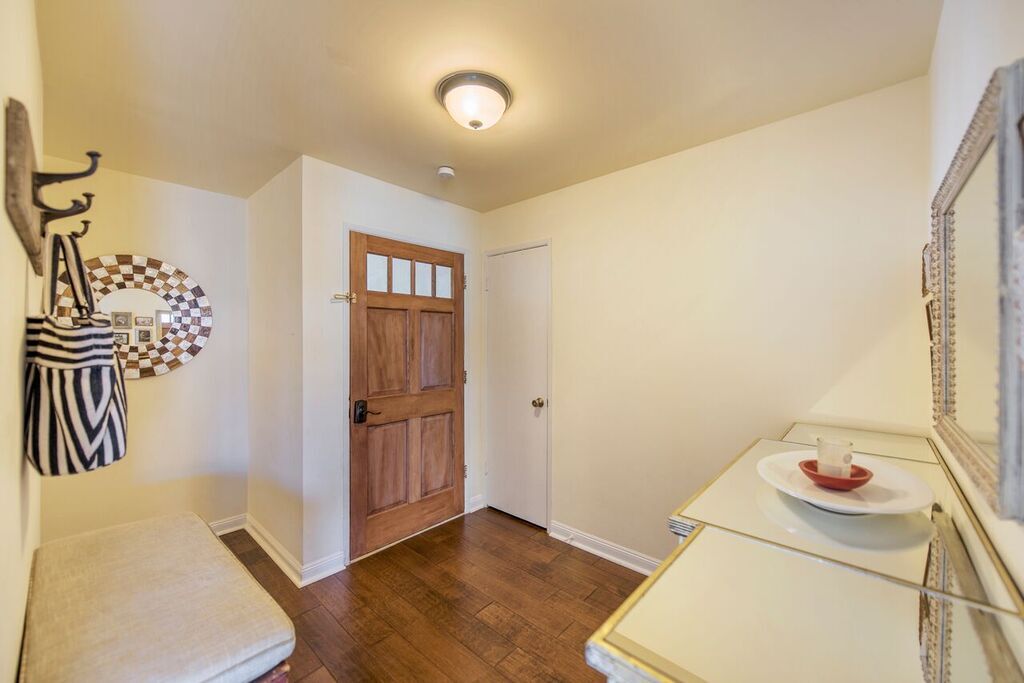 Front entrance and coat closet - 1720 Ardmore Ave