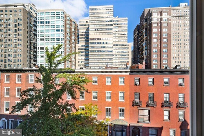 Building Photo - 1810 Spruce St
