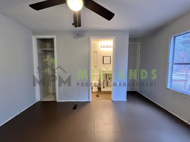 Building Photo - 240 Rister Rd