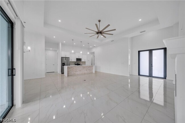 Building Photo - 24 Chiquita Blvd S