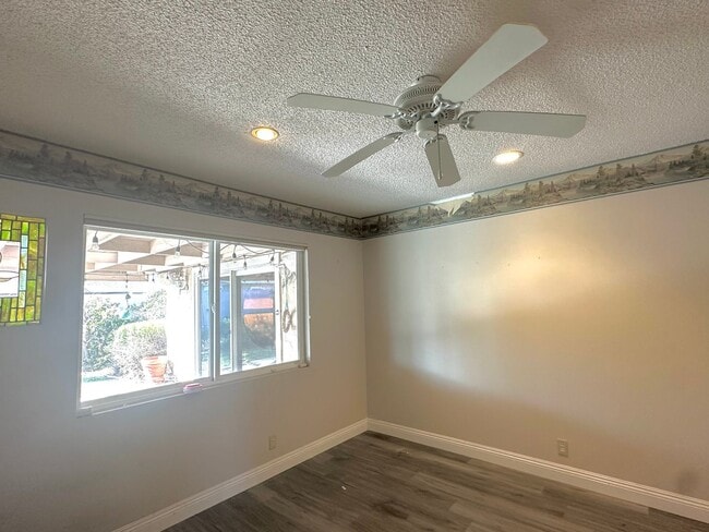 Building Photo - 3BD/2BA Single-Story Home in Huntington Beach