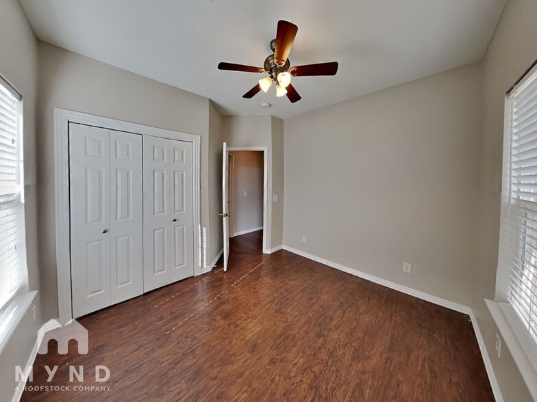 Building Photo - 214 Blake Dr