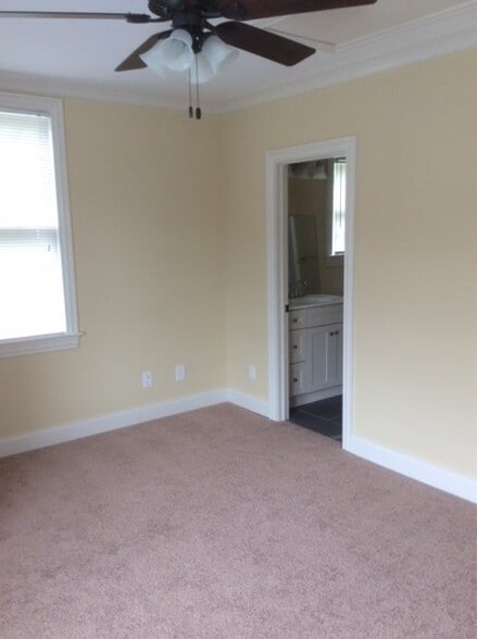 Building Photo - 1009 Grace St