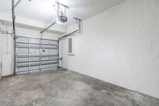 Building Photo - 2540 SW 85th Terrace