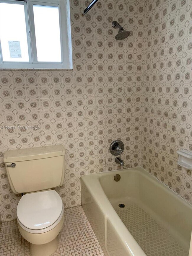 Building Photo - 2690 SW 22nd Ave