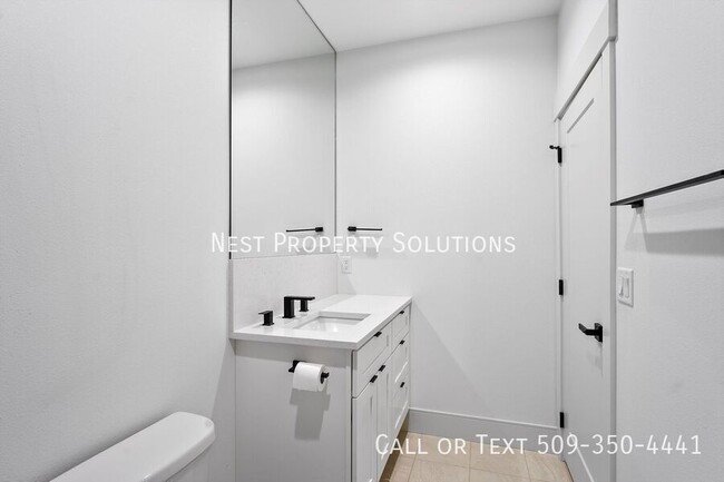 Building Photo - 4102 Quinn Dr NE