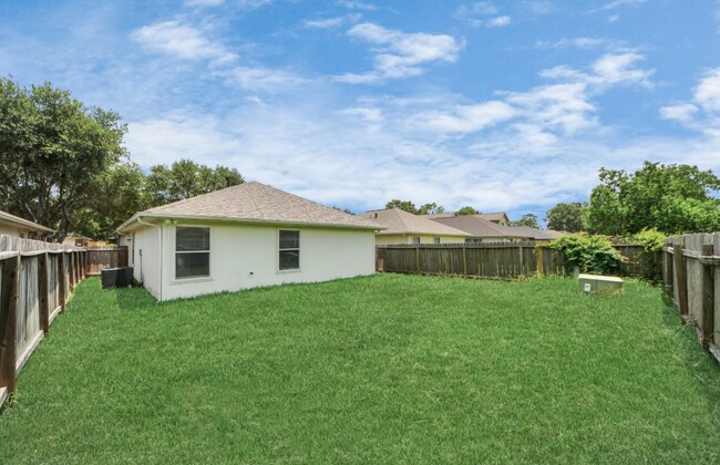 Building Photo - 24311 Hard Wood Dr