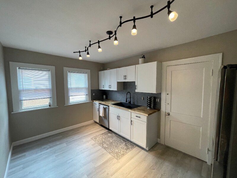 Building Photo - 3331 Grantwood Dr