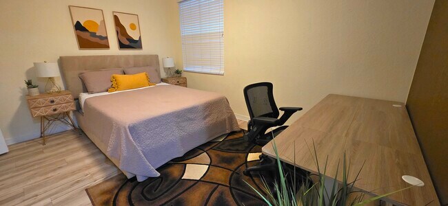 Building Photo - 1355 Mariposa Cir