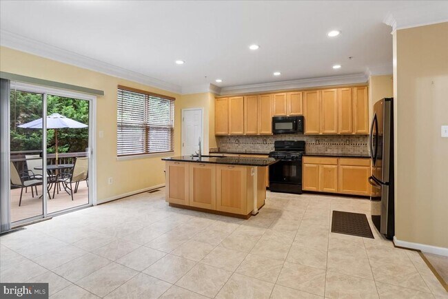 Building Photo - 2943 St Helen Cir