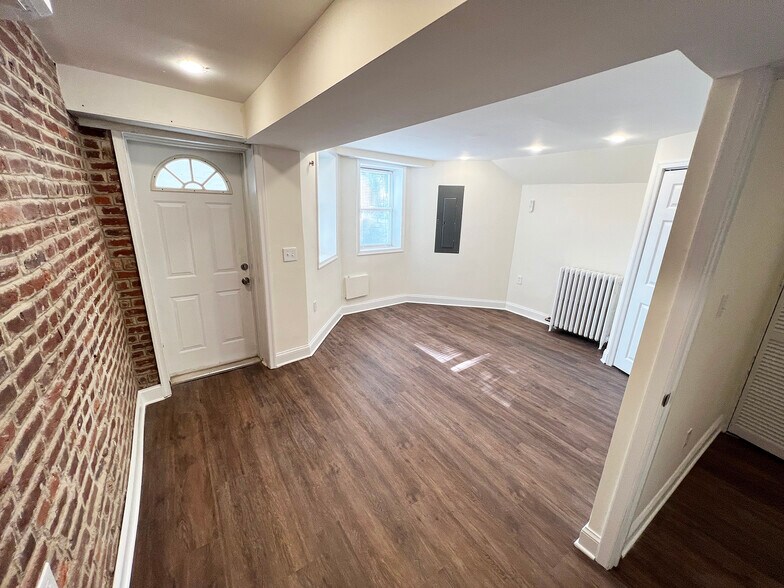 Building Photo - 3127 11th St NW