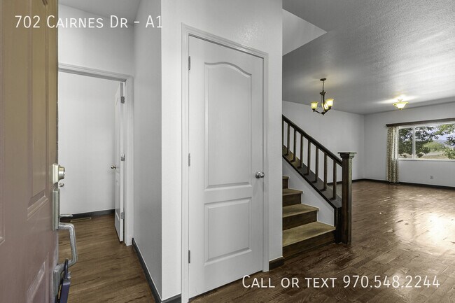 Building Photo - 702 Cairnes Dr
