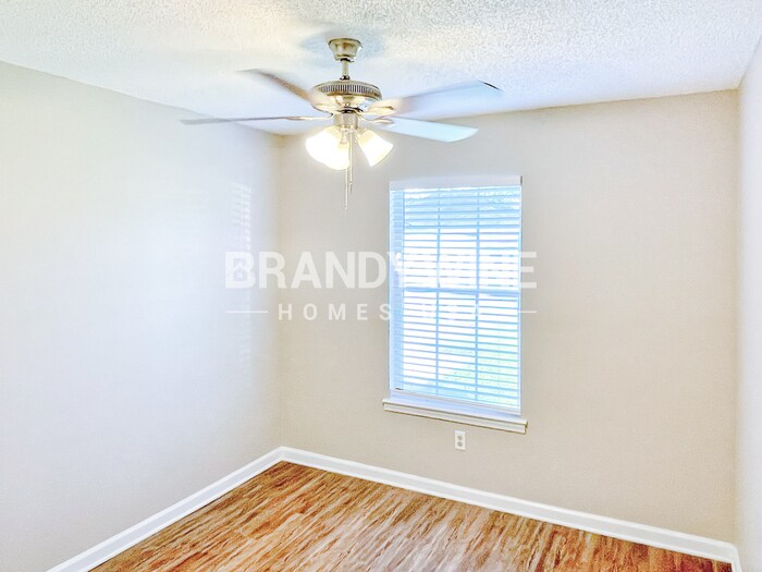 Building Photo - 439 Moby Dick Dr N