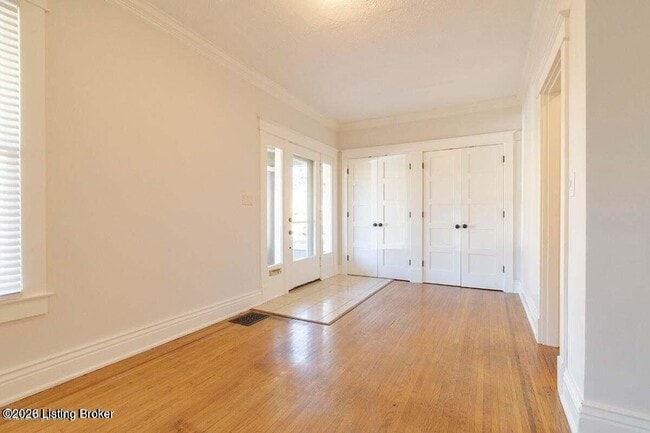 Building Photo - 2112 Maryland Ave