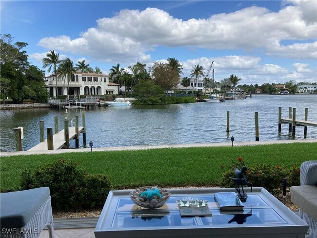 Building Photo - 1910 Gulf Shore Blvd N