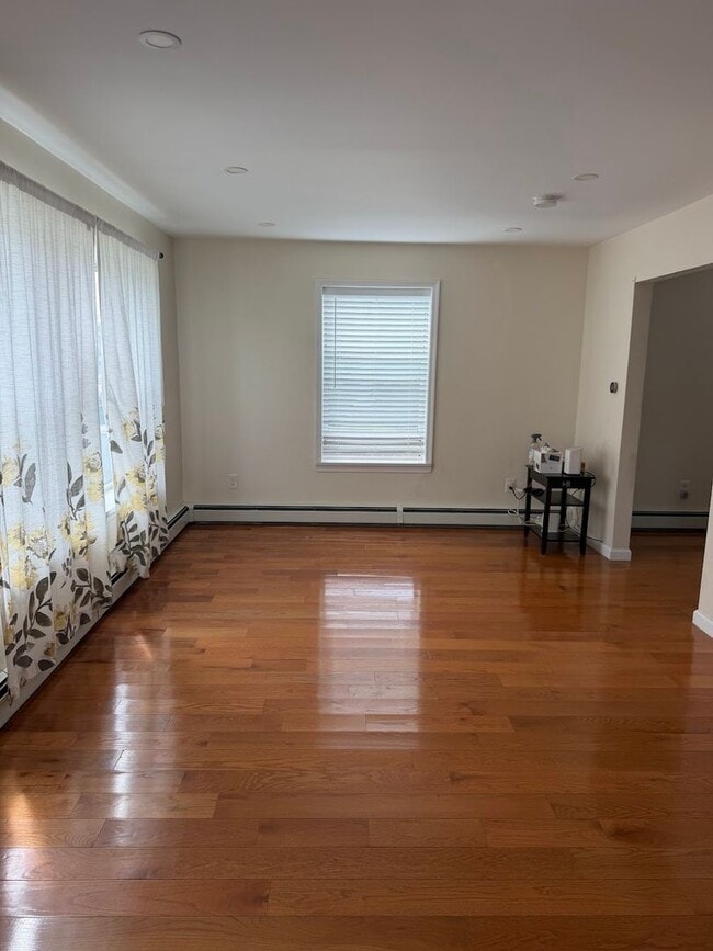 Building Photo - 4 Bedroom Single Family Home for Rent