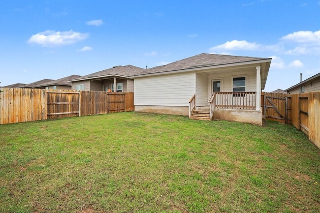Building Photo - Beautiful Home in The Links at River Bend | Golf Course Community Living